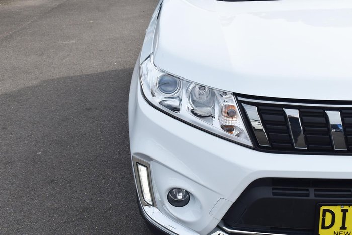 2023 Suzuki Vitara LY Series II Cool White