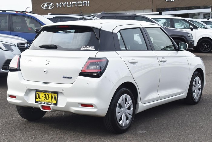 2024 Suzuki Swift Hybrid UZ Pure White