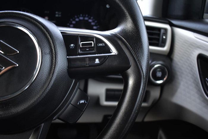 2024 Suzuki Swift Hybrid UZ Pure White