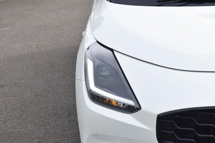 2024 Suzuki Swift Hybrid UZ Pure White