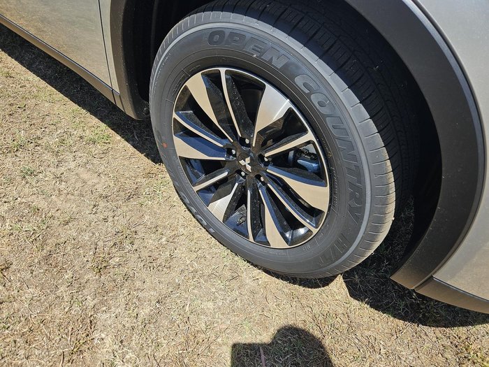 2025 Mitsubishi Outlander LS