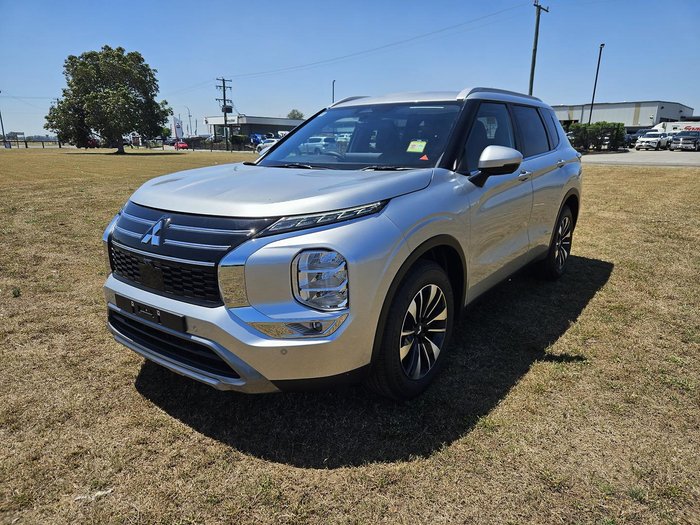 2025 Mitsubishi Outlander LS