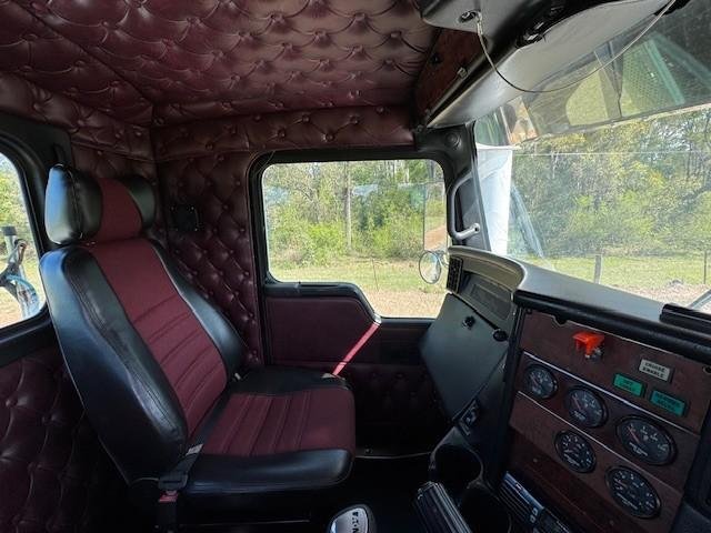 2010 Kenworth T408 Sar Day Cab, Cummins Isx 525Hp, 0Kms On Rebuild, 18Sp SAR