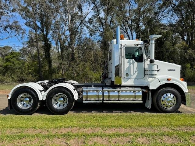 2010 Kenworth T408 Sar Day Cab, Cummins Isx 525Hp, 0Kms On Rebuild, 18Sp SAR