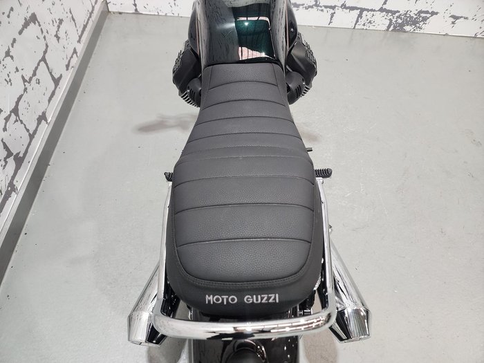 2025 Moto Guzzi V7 Special Special Green