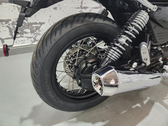 2025 Moto Guzzi V7 Special Special Green