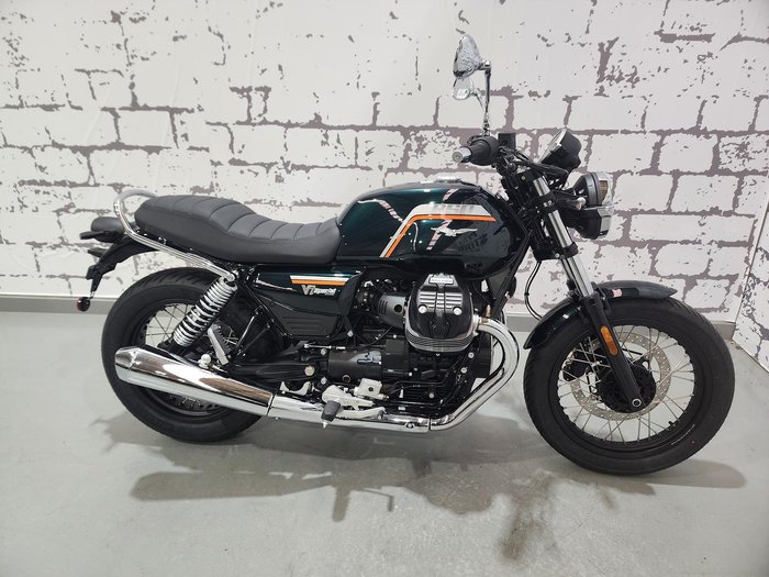 2025 Moto Guzzi V7 Special Special Green