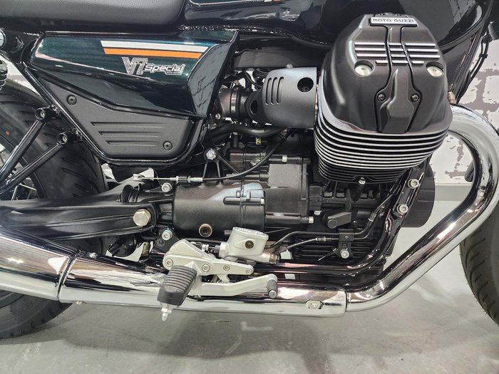 2025 Moto Guzzi V7 Special Special Green