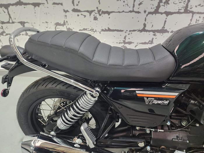 2025 Moto Guzzi V7 Special Special Green