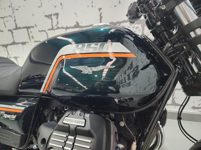 2025 Moto Guzzi V7 Special Special Green