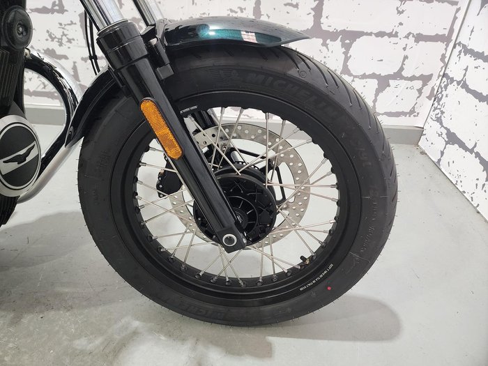 2025 Moto Guzzi V7 Special Special Green