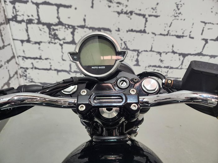 2025 Moto Guzzi V7 Special Special Green