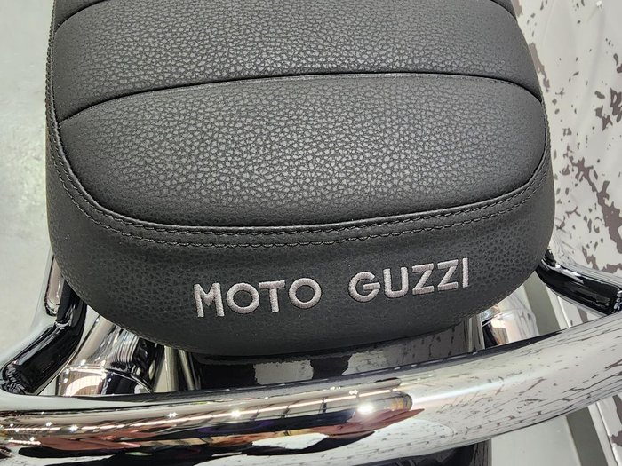 2025 Moto Guzzi V7 Special Special Green