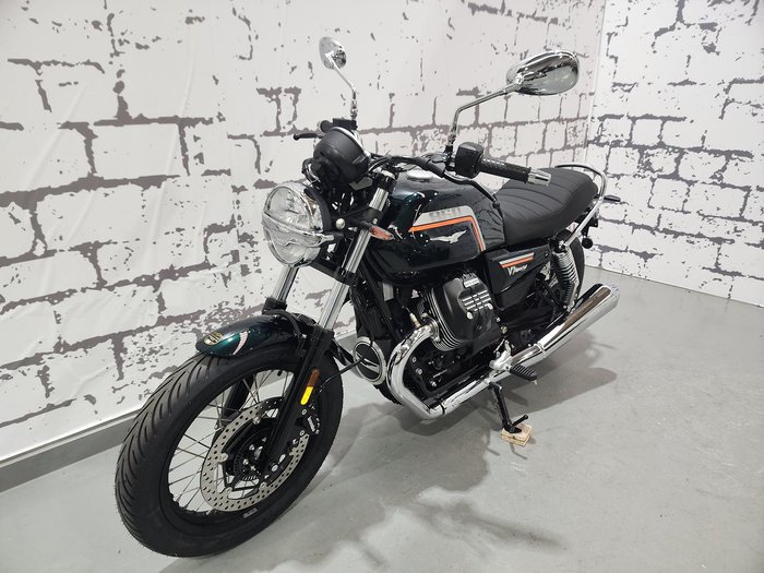 2025 Moto Guzzi V7 Special Special Green