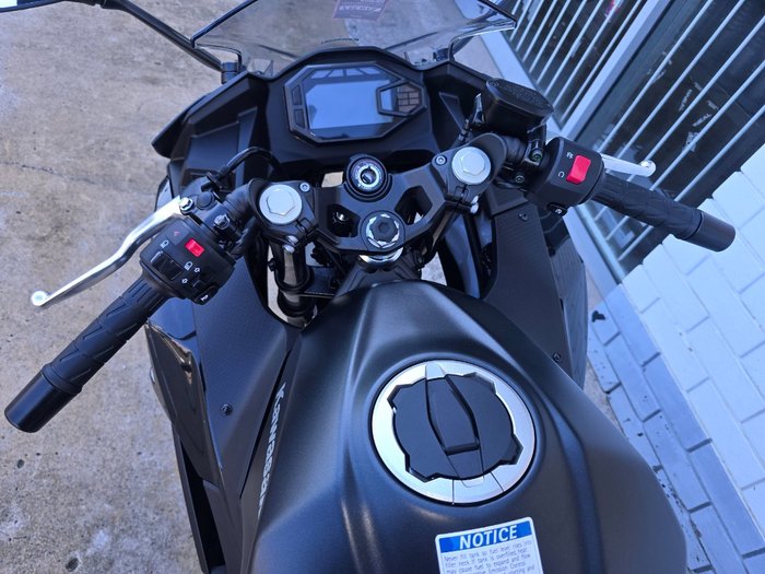 2025 Kawasaki Ninja 500 Black