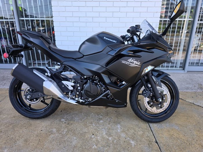 2025 Kawasaki Ninja 500 Black