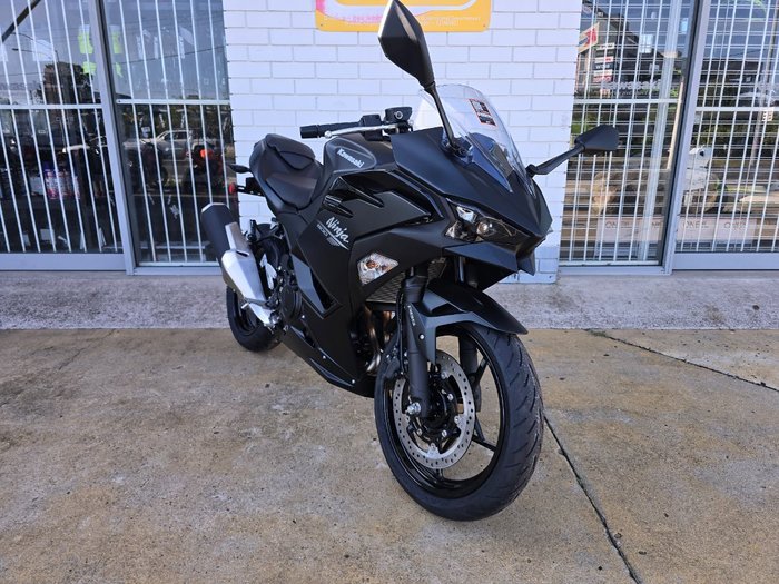 2025 Kawasaki Ninja 500 Black