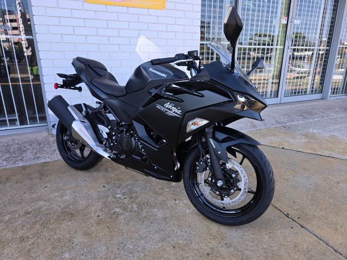 2025 Kawasaki Ninja 500 Black