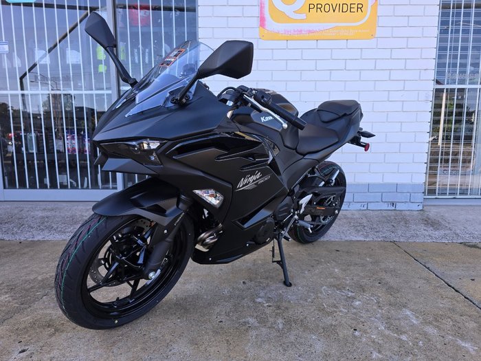 2025 Kawasaki Ninja 500 Black