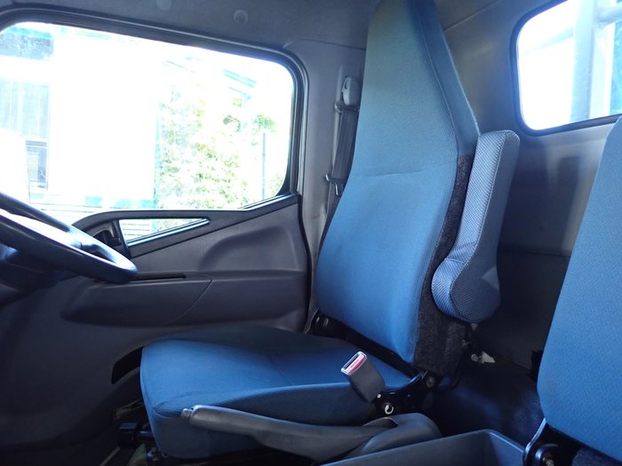 2015 MITSUBISHI CANTER 815 WHITE