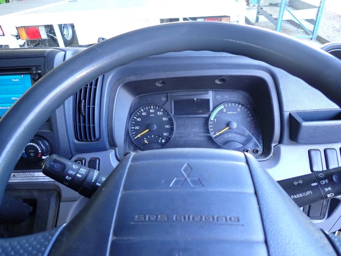 2015 MITSUBISHI CANTER 815 WHITE