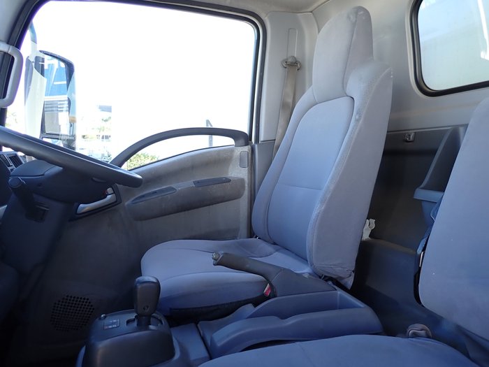 2015 ISUZU NPR 55-155 WHITE