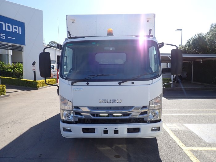 2015 ISUZU NPR 55-155 WHITE