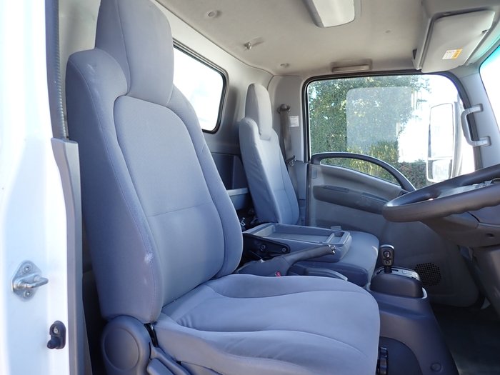 2015 ISUZU NPR 55-155 WHITE