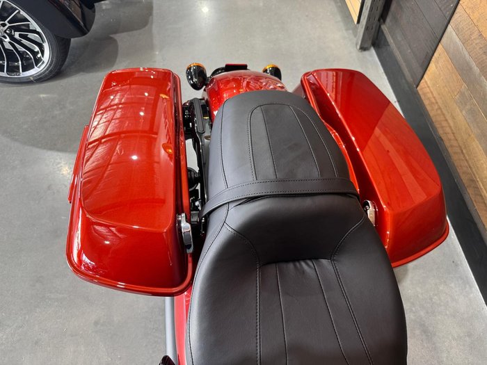 2025 Harley-Davidson Road King Special 114 (FLHRXS) Touring Black