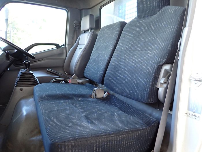 2015 HINO DUTRO 917 WHITE