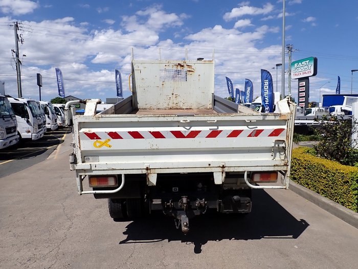2015 HINO DUTRO 917 WHITE