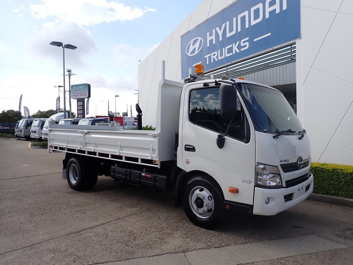 2015 HINO DUTRO 917