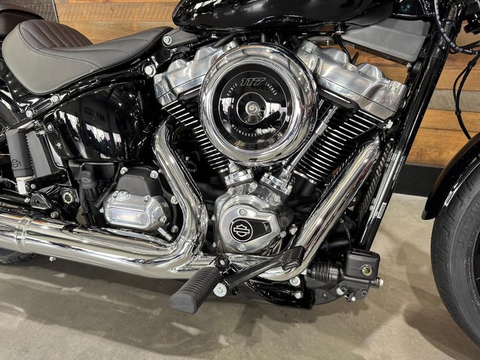 2025 Harley-Davidson Street Bob 117 (FXBB) Softail Black