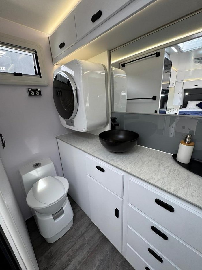 2025 JB Caravans Gator X 17'10 Fd Cafe