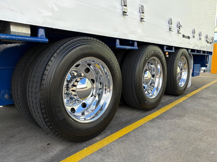 2015 Maxitrans St3 Od 24 Pallet Drop Deck Curtain Sider