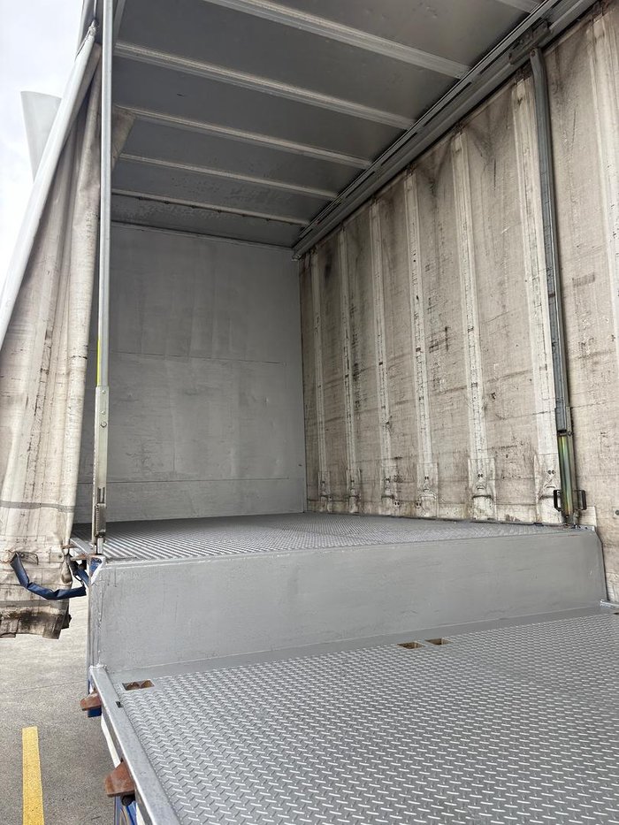 2015 Maxitrans St3 Od 24 Pallet Drop Deck Curtain Sider