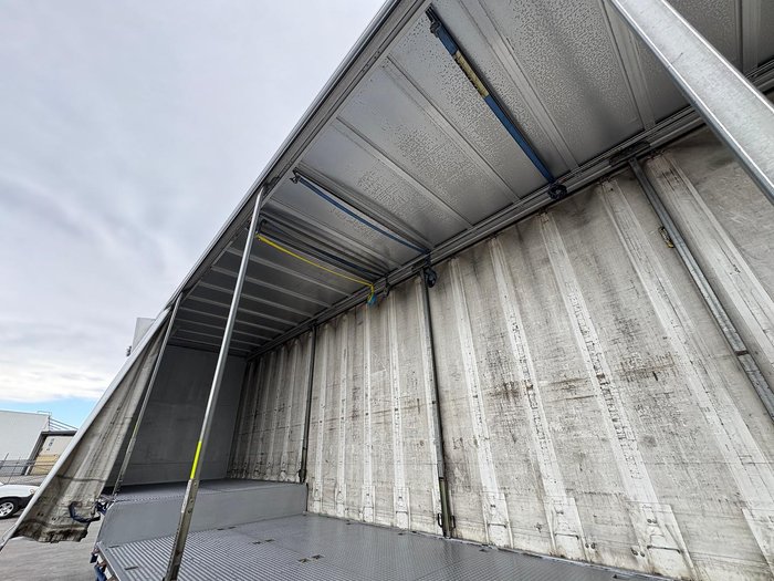 2015 Maxitrans St3 Od 24 Pallet Drop Deck Curtain Sider