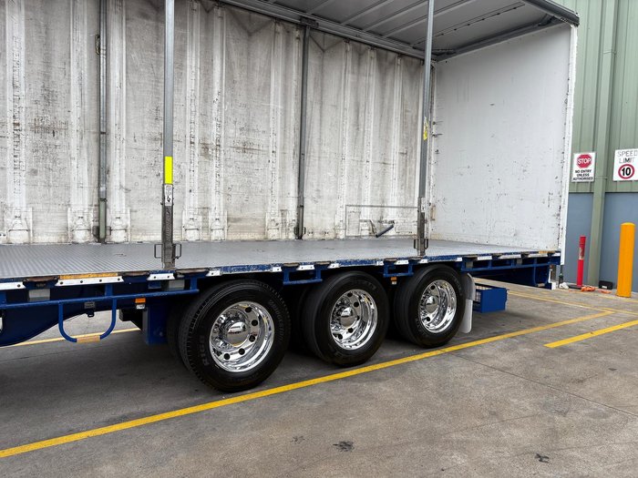 2015 Maxitrans St3 Od 24 Pallet Drop Deck Curtain Sider