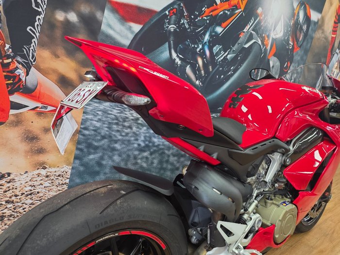 2019 DUCATI PANIGALE V4 RED