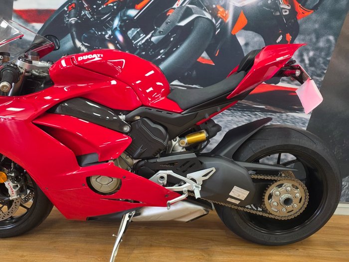 2019 DUCATI PANIGALE V4 RED