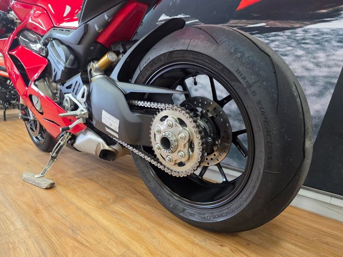 2019 DUCATI PANIGALE V4 RED