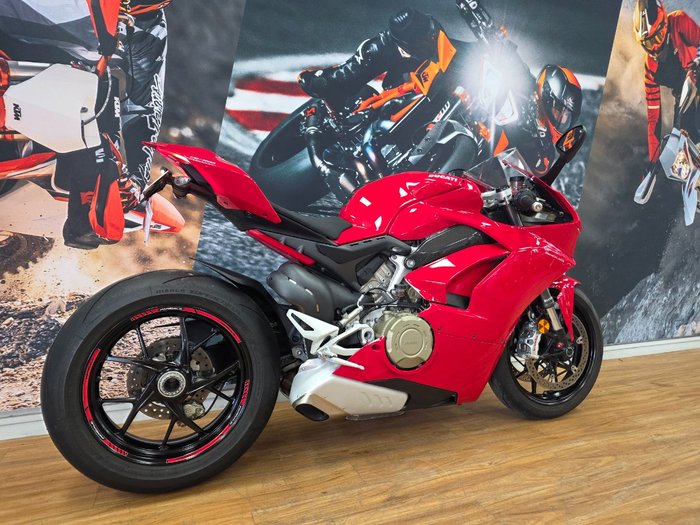 2019 DUCATI PANIGALE V4 RED
