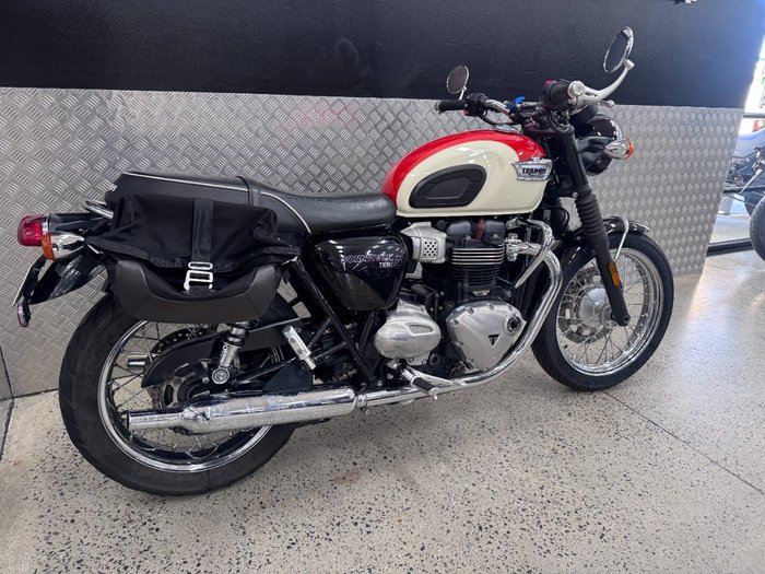 2017 Triumph BONNEVILLE T100 WHITE