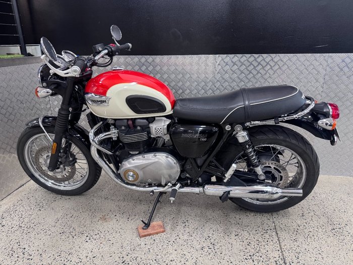 2017 Triumph BONNEVILLE T100 WHITE