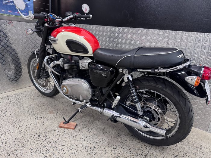 2017 Triumph BONNEVILLE T100 WHITE
