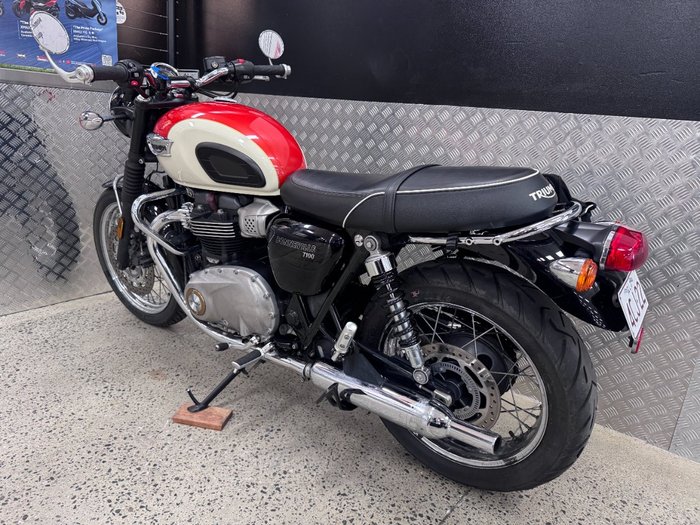 2017 Triumph BONNEVILLE T100 WHITE