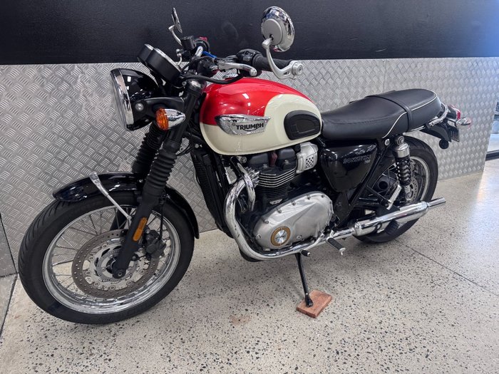2017 Triumph BONNEVILLE T100 WHITE