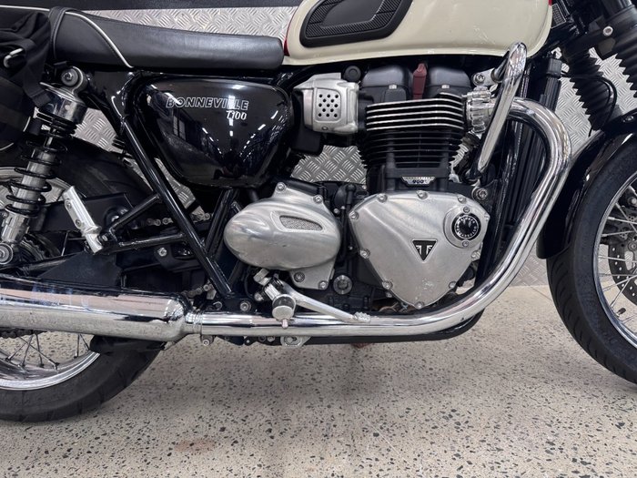 2017 Triumph BONNEVILLE T100 WHITE