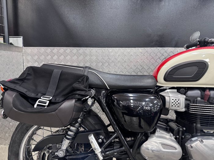 2017 Triumph BONNEVILLE T100 WHITE