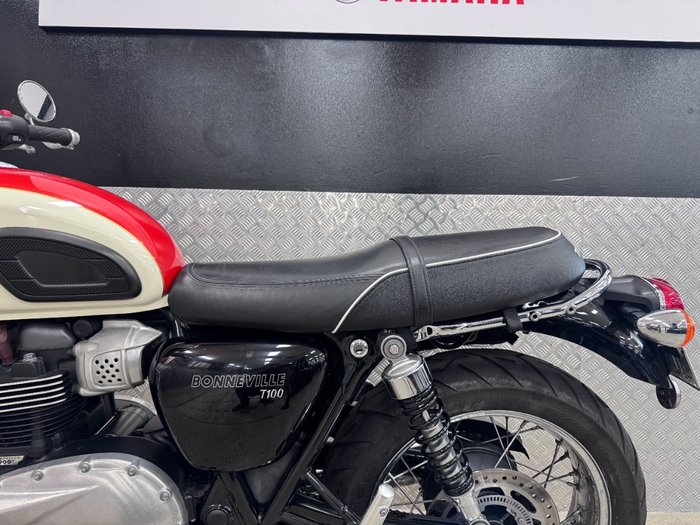 2017 Triumph BONNEVILLE T100 WHITE
